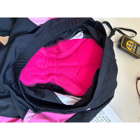 Nooyme Women's Bike Short Cycling Short Size Large 6 inch Padded Black and Pink - Picture 9 of 11